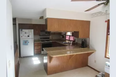 513 S Elizabeth Avenue, Hills, MN 56138 - Photo 18