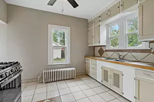 996 Charles Ave, Saint Paul, MN 55104 - Photo 8