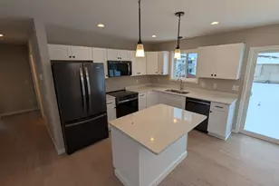 254 Eagle Ridge Dr, Roberts, WI 54023 - Photo 4