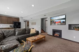 21340 Hytrail Cir, Lakeville, MN 55044 - Photo 24