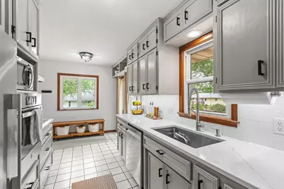 8140 Xerxes Avenue S, Bloomington, MN 55431 - Photo 6