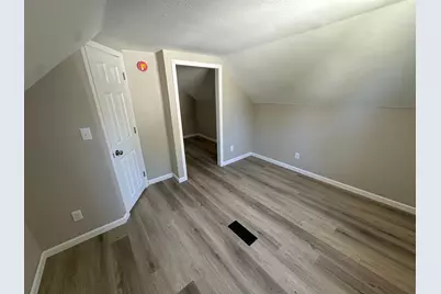 922 Tindolph Avenue S, Thief River Falls, MN 56701 - Photo 8