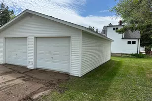 922 Tindolph Ave S, Thief River Falls, MN 56701 - Photo 12