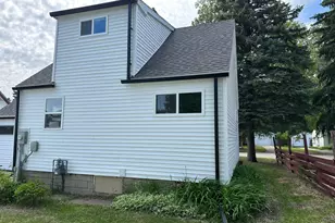 922 Tindolph Ave S, Thief River Falls, MN 56701 - Photo 16