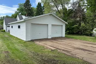 922 Tindolph Ave S, Thief River Falls, MN 56701 - Photo 10