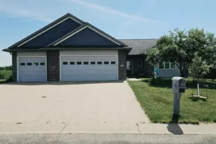 1646 Cherry St E, Mazeppa, MN 55956 - Photo 1