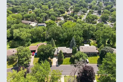 10545 Johnson Road, Bloomington, MN 55437 - Photo 32