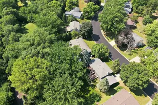10545 Johnson Rd, Bloomington, MN 55437 - Photo 32