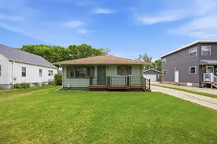 918 14th St N, Moorhead, MN 56560 - Photo 1