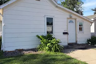 607 1st Ave E, Shakopee, MN 55379 - Photo 2