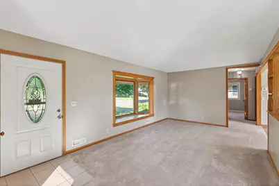 7846 Gresham Lane S, Cottage Grove, MN 55016 - Photo 2