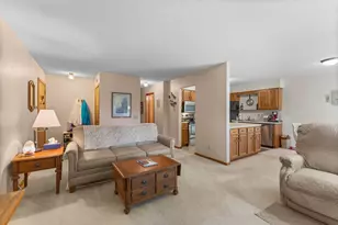 975 Heritage Ct E, Vadnais Heights, MN 55127 - Photo 8