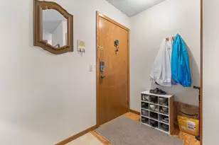 975 Heritage Ct E, Vadnais Heights, MN 55127 - Photo 4