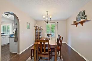 121 Chaparral Dr, Apple Valley, MN 55124 - Photo 8