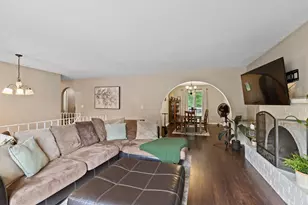 121 Chaparral Dr, Apple Valley, MN 55124 - Photo 6