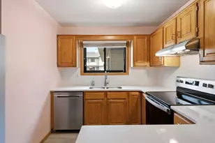 5305 Orleans Ln N, Plymouth, MN 55442 - Photo 12