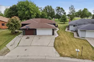 2328 Country Club Pkwy, Moorhead, MN 56560 - Photo 30
