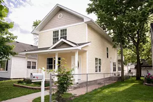 113 N Ash St, Chaska, MN 55318 - Photo 2