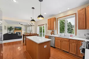 2409 Golf Dr, Woodbury, MN 55129 - Photo 12