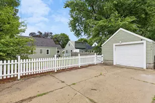 253 Washburn Ave N, Minneapolis, MN 55405 - Photo 28