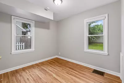 253 Washburn Avenue N, Minneapolis, MN 55405 - Photo 12