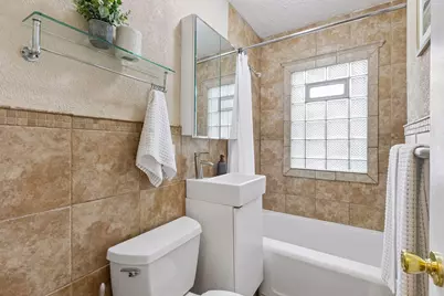 253 Washburn Avenue N, Minneapolis, MN 55405 - Photo 14