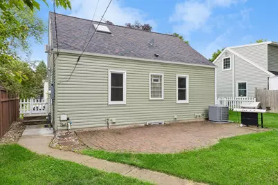 253 Washburn Avenue N, Minneapolis, MN 55405 - Photo 28