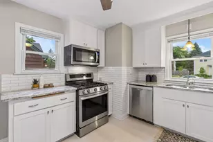 253 Washburn Ave N, Minneapolis, MN 55405 - Photo 2