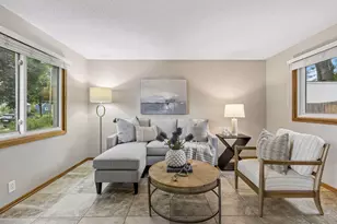 253 Washburn Ave N, Minneapolis, MN 55405 - Photo 6