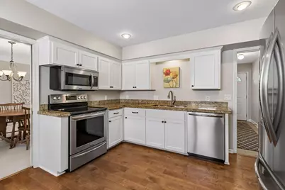 5917 Grimes Avenue S, Edina, MN 55424 - Photo 8