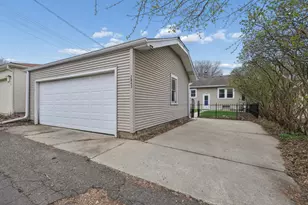 2043 Stanford Ave, Saint Paul, MN 55105 - Photo 30