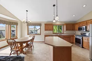 346 E Century St, Belle Plaine, MN 56011 - Photo 6