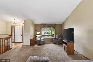 346 E Century St, Belle Plaine, MN 56011 - Photo 4
