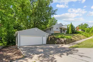 510 Wyoming St E, Saint Paul, MN 55107 - Photo 2