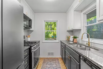 510 Wyoming Street E, Saint Paul, MN 55107 - Photo 8