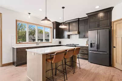 429 Collova Drive, Vadnais Heights, MN 55127 - Photo 8