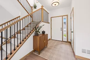 429 Collova Dr, Vadnais Heights, MN 55127 - Photo 4