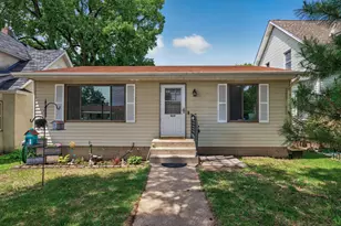 1631 Woodbridge St, Saint Paul, MN 55117 - Photo 1