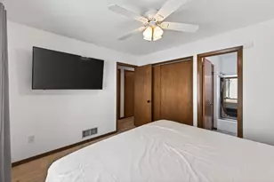 1631 Woodbridge St, Saint Paul, MN 55117 - Photo 10