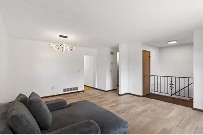1631 Woodbridge Street, Saint Paul, MN 55117 - Photo 2