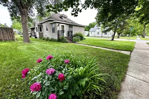 415 N 6th St, Marshall, MN 56258 - Photo 4