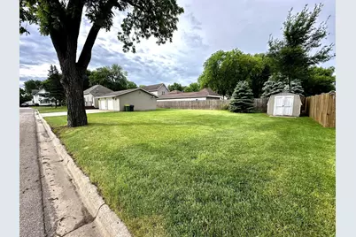 415 N 6th Street, Marshall, MN 56258 - Photo 10