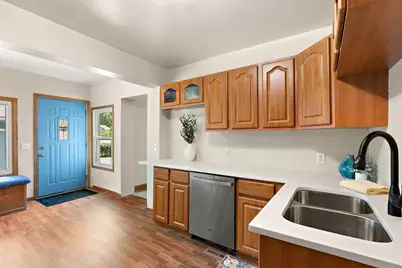 2219 Eldridge Avenue E, North Saint Paul, MN 55109 - Photo 6