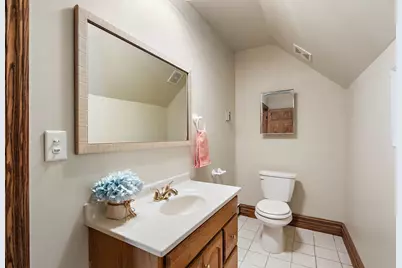2219 Eldridge Avenue E, North Saint Paul, MN 55109 - Photo 18