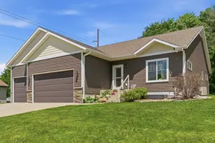 300 Tanager Rd, Mankato, MN 56001 - Photo 1
