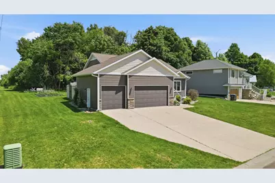 300 Tanager Road, Mankato, MN 56001 - Photo 2