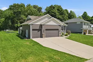 300 Tanager Rd, Mankato, MN 56001 - Photo 2