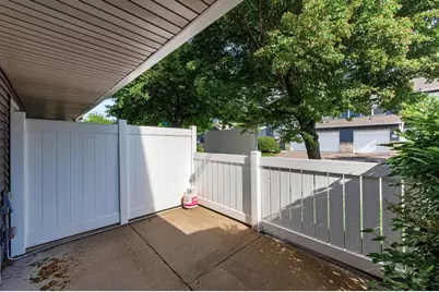 440 Hickory Lane N, Oakdale, MN 55128 - Photo 26