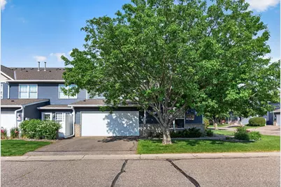 440 Hickory Lane N, Oakdale, MN 55128 - Photo 2