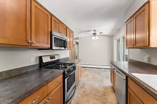 610 Grange Ave N, Oakdale, MN 55128 - Photo 10